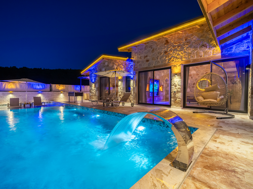  gece  -  Kasım
  | Kalkan Akbel'de Muhafazakar Aile İçin Özel Havuzlu Jakuzili Villa